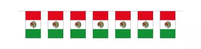 Fan Fahnenkette mit Mexiko Flaggen