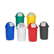 Affaldsbeholder af plast i forskellige farver